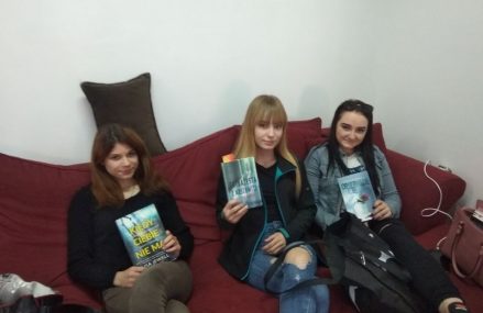 Przed wakacjami  w szkolnej bibliotece…