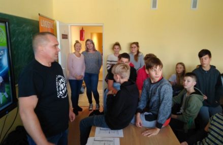 Technik logistyk- młodzi na lekcji
