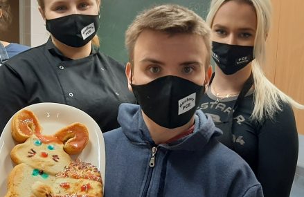 Smacznych Świąt życzy PCE